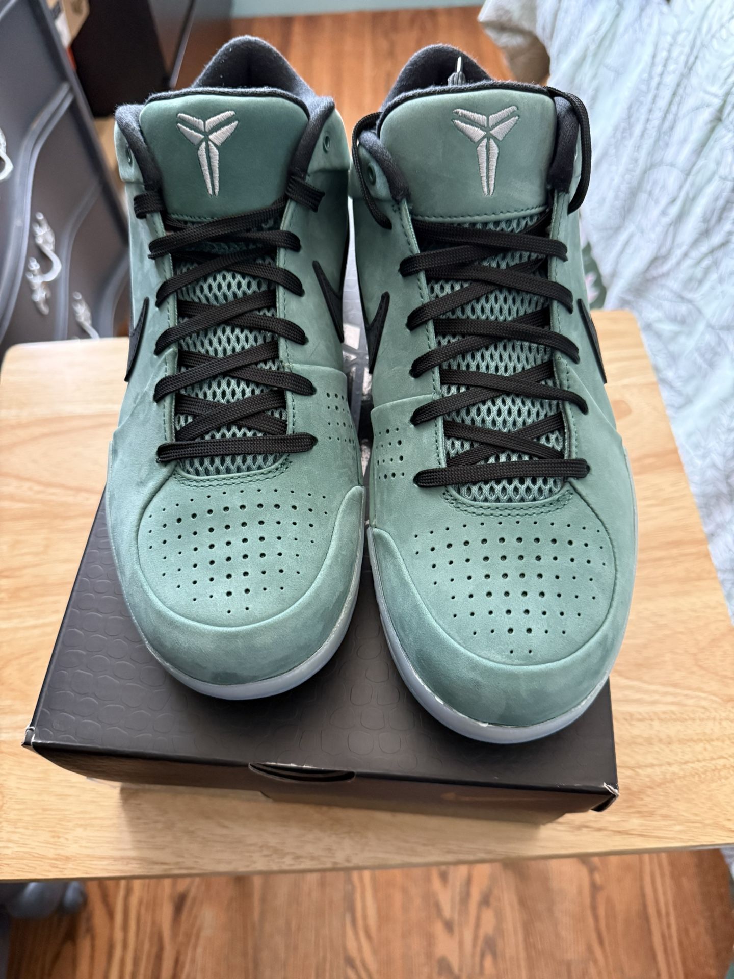 Kobe Girl Dad Brand New Size 10.5M