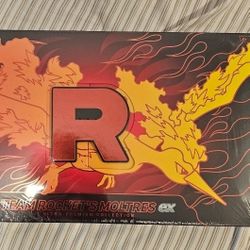 Team Rocket’s Moltres ex Ultra-Premium Collection 