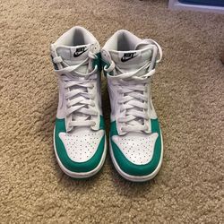 green and white st patrick’s day dunks!!