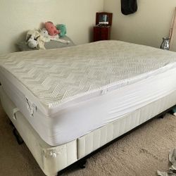 Full Size Mattress wl Box Spring & Built in Drawers