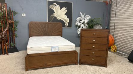 Beautiful Ashley Furniture Queen Size Bedroom Set With Mattress & Dresser - Delivery Available