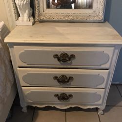 Shabby Chic Dresser 