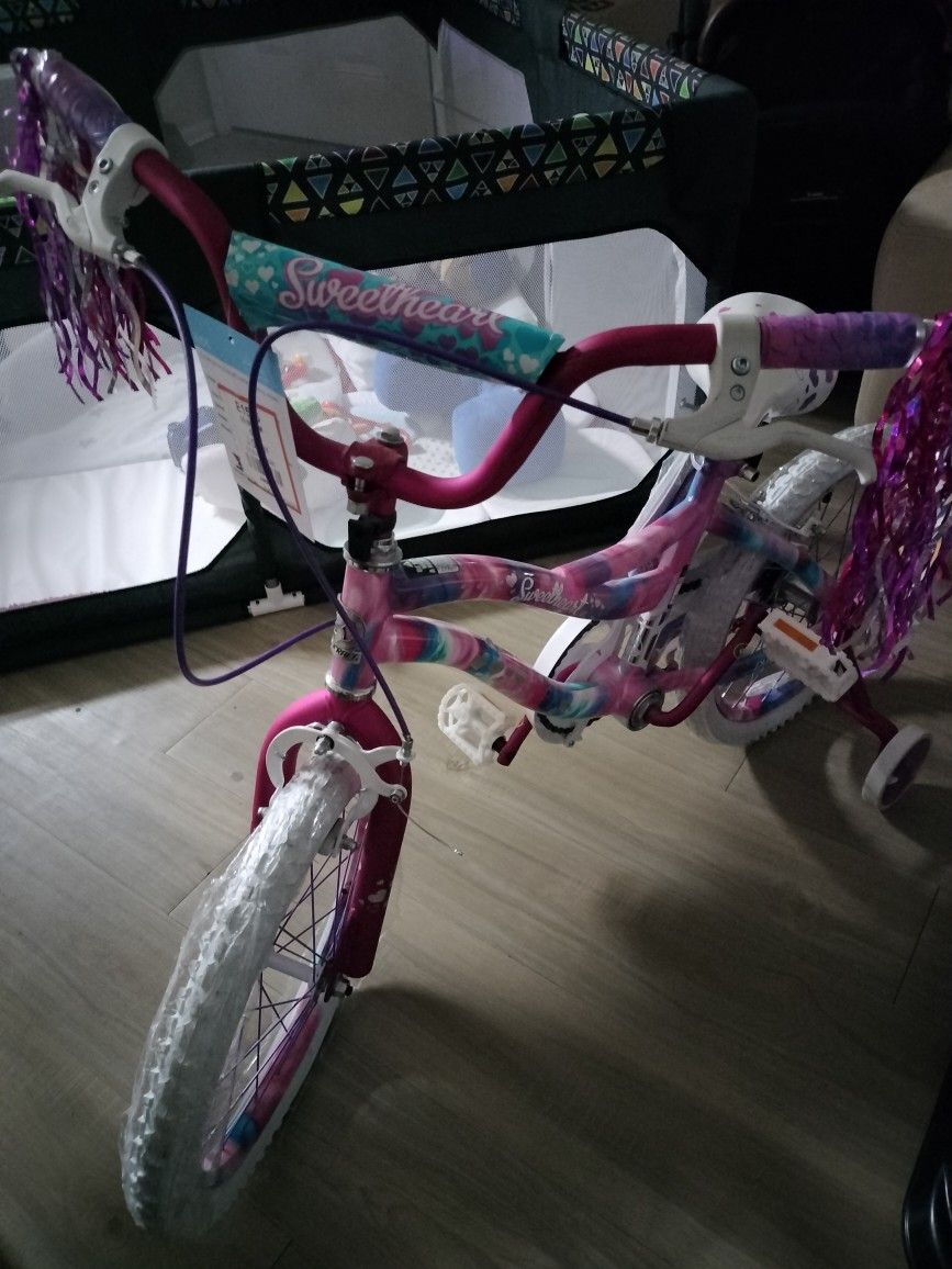 Sweetheart Little Girls bike with training wheels 