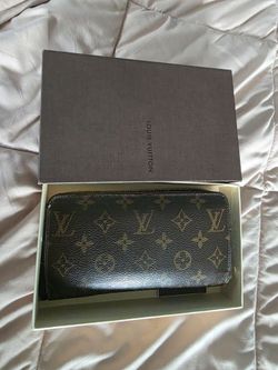 Great condition,  LV Wallet