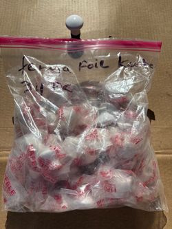 Thermofoil kitchen/door cabinet knobs 34 pcs $ 35.00