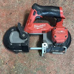 Milwaukee M12 Bandsaw 