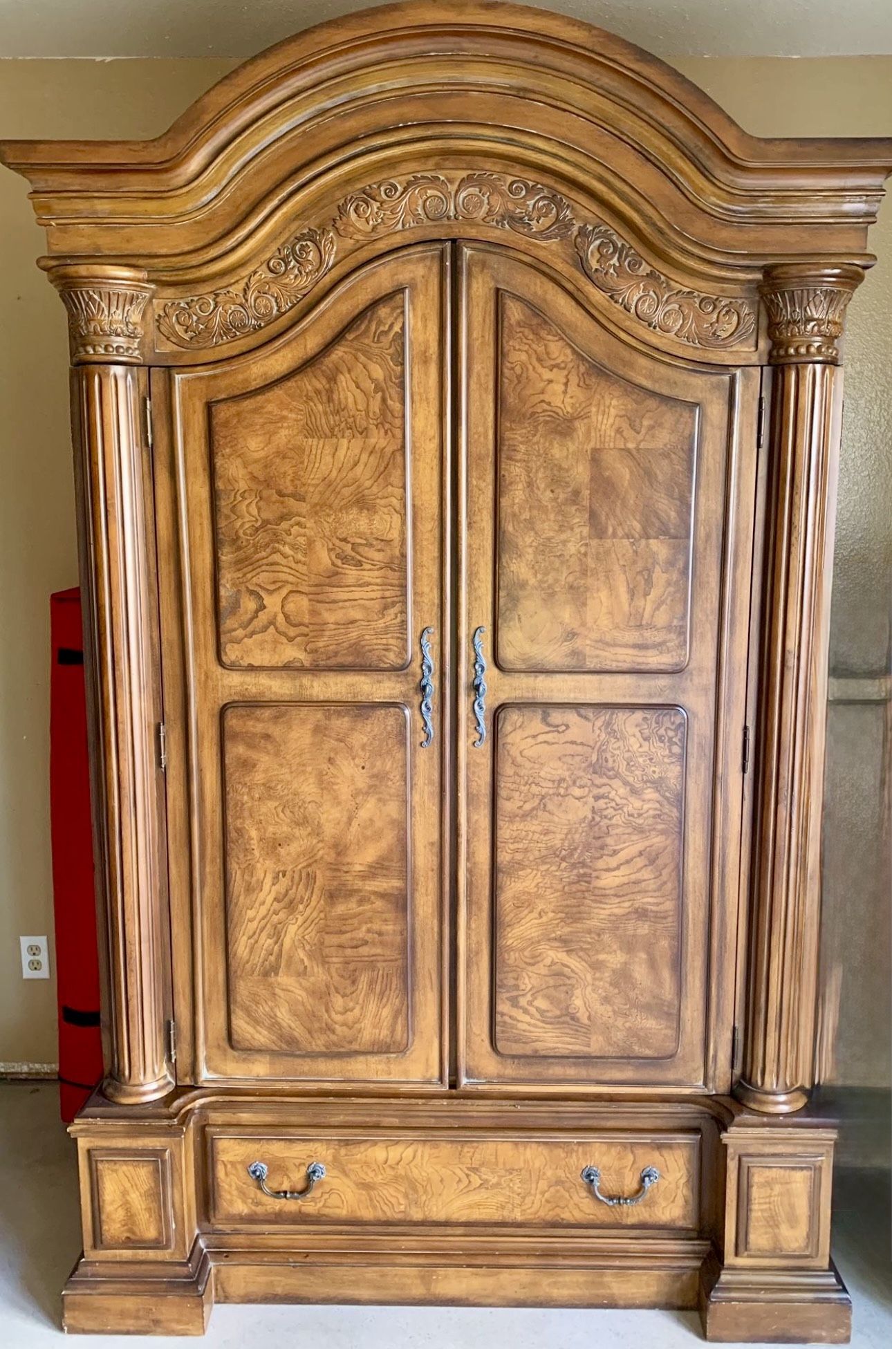 TV Armoire