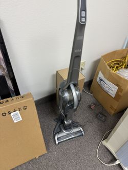Black And Decker Cordless Upright Vacuum With Charger And Stand And Attachment Handhld 
