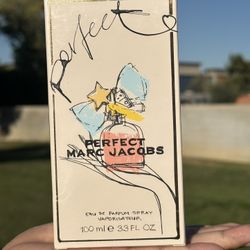 Marc Jacobs Perfect Eau de Parfum – 100ml (3.3 FL OZ)