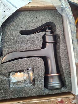 Bathroom sink faucet