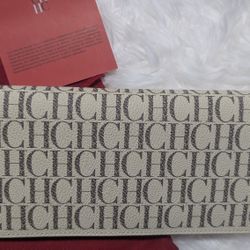 Original authentic Carolina Herrera wallet brand like new. With certificate. SEE 12 PICTURES.