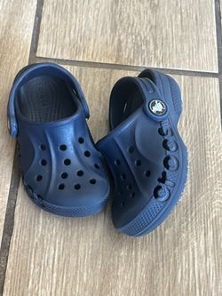 Navy blue crocs 7c