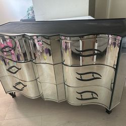 Dresser Mirrored 