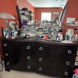 Dark dresser With Mirror And 6 Drawers 