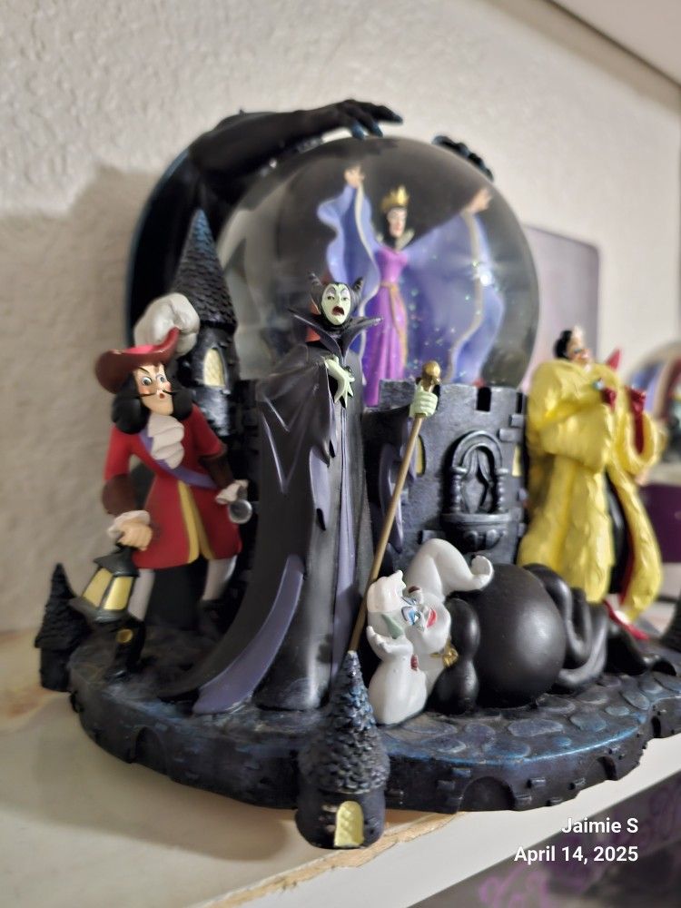 Disney Villains Snow Globe OBO