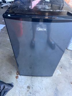 Mini fridge