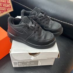 Black Nike Air Force 10c
