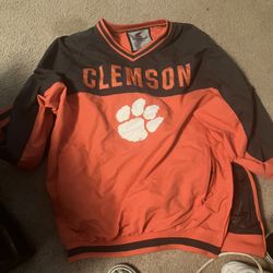 Clemson Pull Over Size Large
