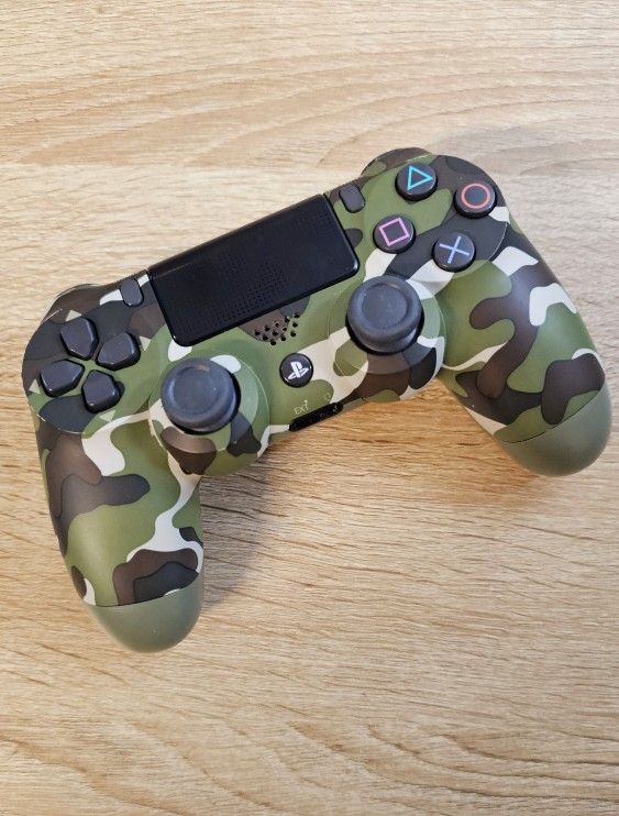 PS4 CONTROLLER CAMO