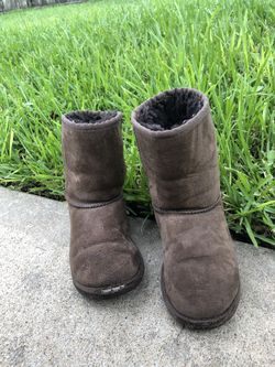 Ugg boots kids size 2