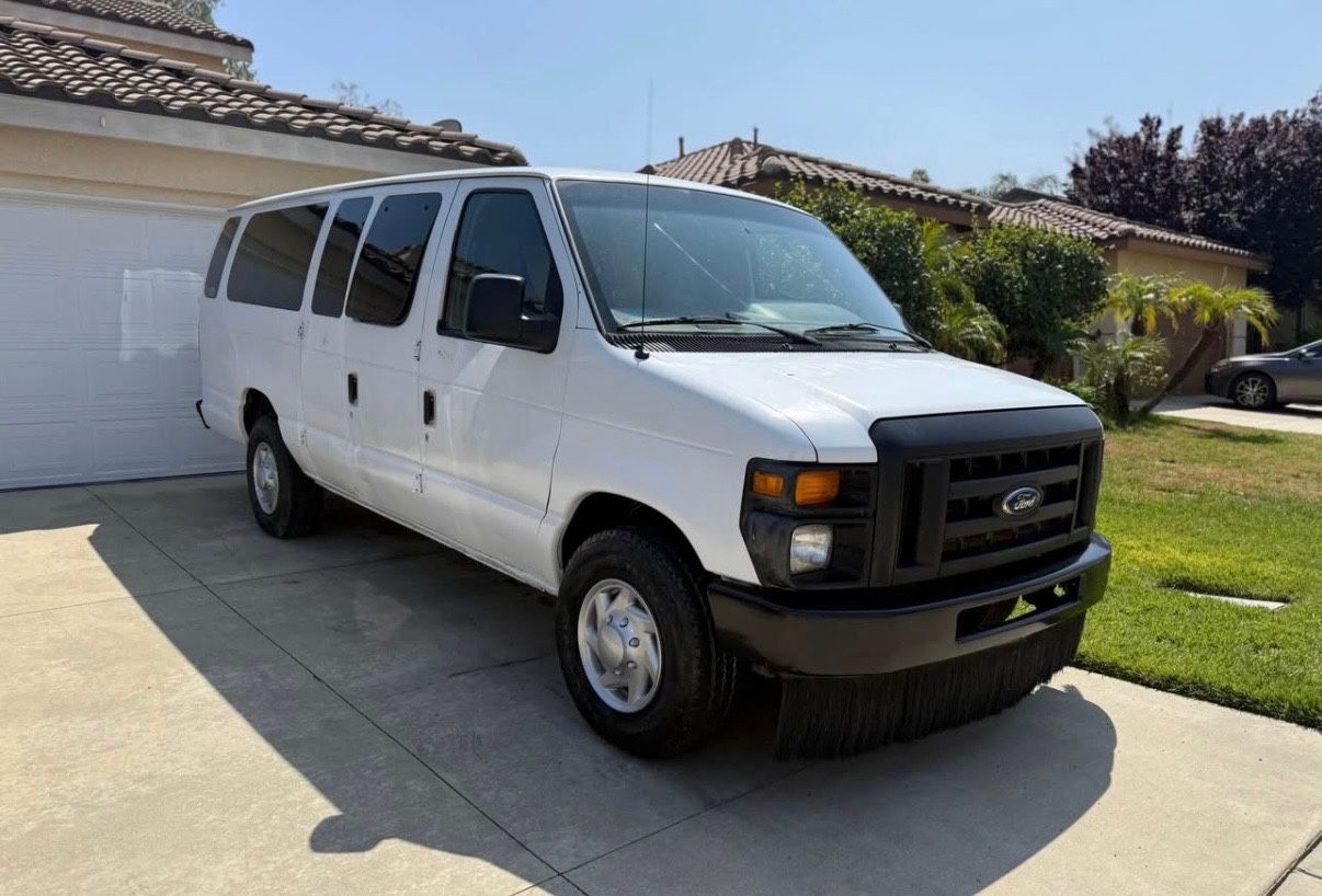 2009 Ford E-350