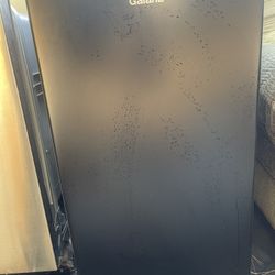 Galanz Mini Fridge 