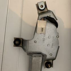 2005 350Z Rear Windshield Whipper Motor (original Part)