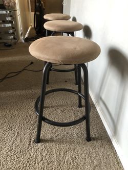 3 barstools