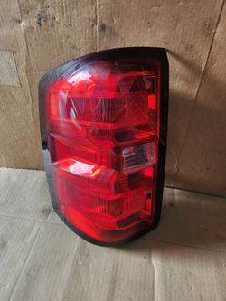 2015,2018 chevi silverado lh tailight