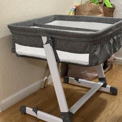 Bassinet for twins