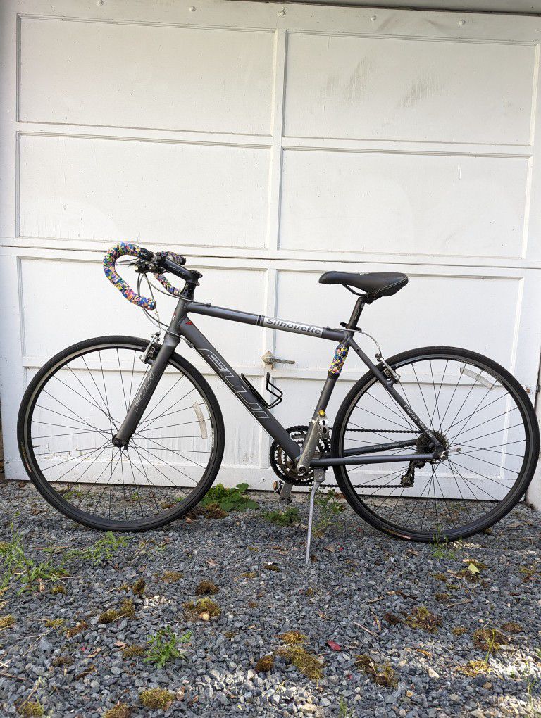 Fuji Silhouette Road Bike