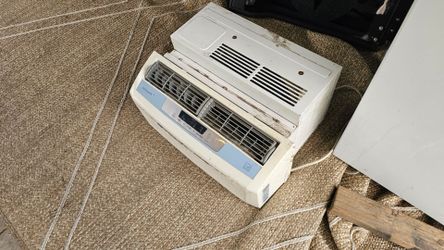 Frigidaire window AC air conditioner excellent condition