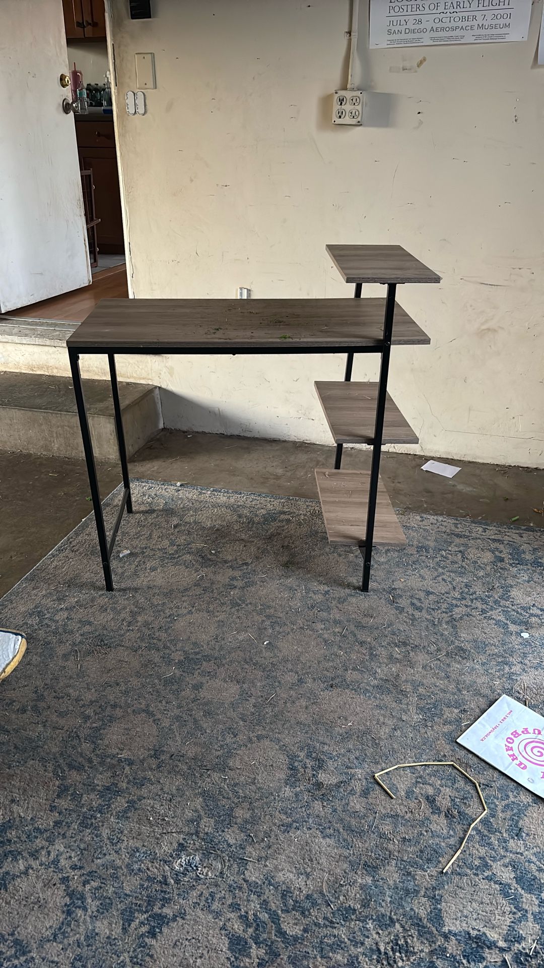 FREE DESK ☀️ 2791 Chalar Street 92123