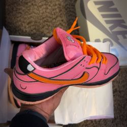 The Powerpuff Girls x Nike Dunk Low Pro SB QS 'Blossom' Size 6W, 7.5W