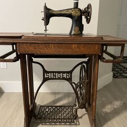 Vintage 1918 Singer Sewing Machine