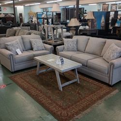 🤩 Beautiful Sofa And Loveseat Set