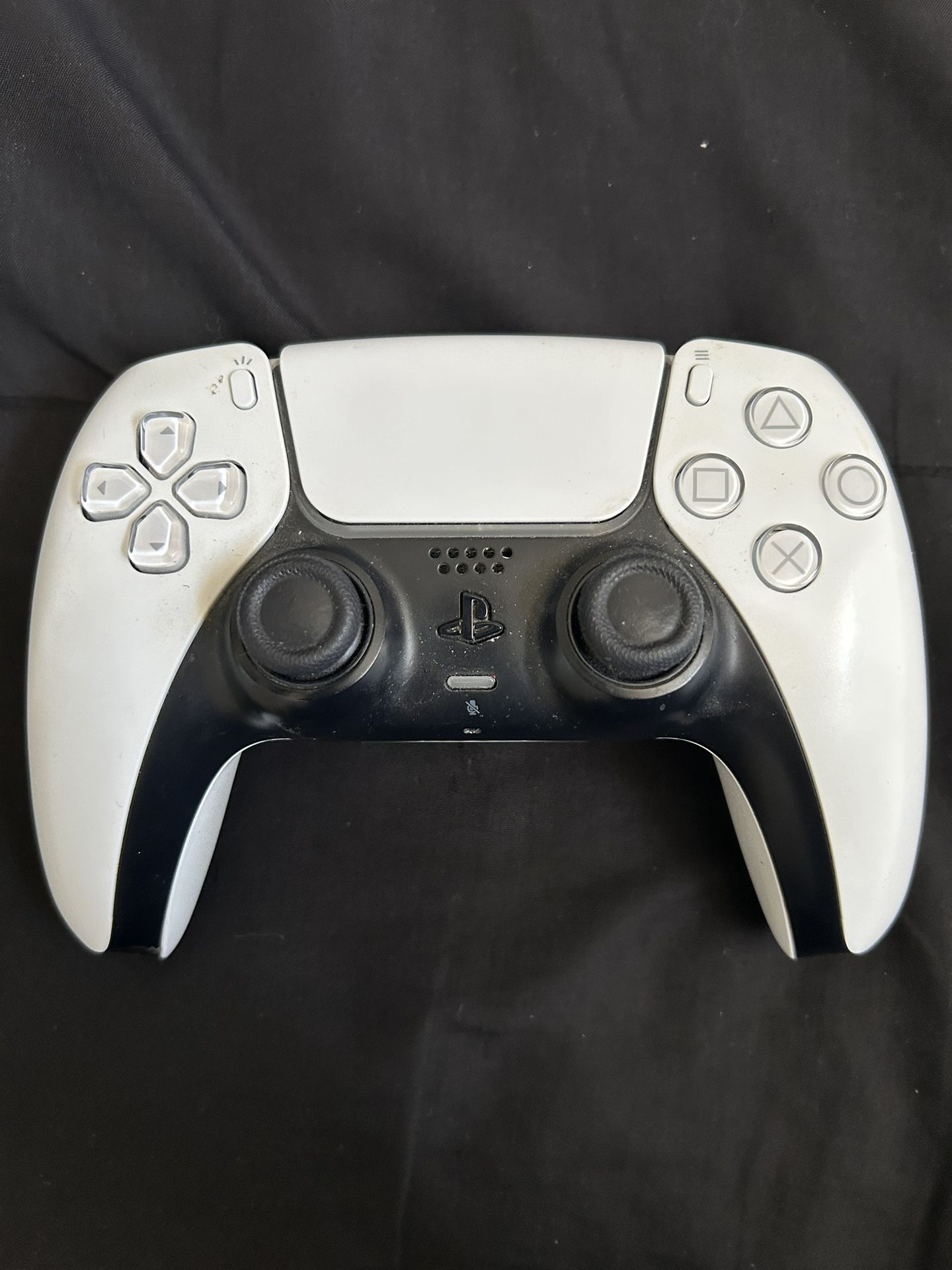 White Dual Sense PS5 controller