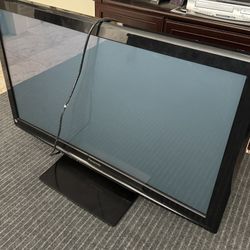 Panasonic VIERA® TC-P55VT30 55" 1080p 3D plasma HDTV with Wi-Fi®