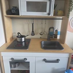 Kids Play Kitchen 