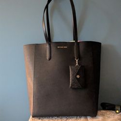 New Nice MK Handbag . Great Christmas Present 