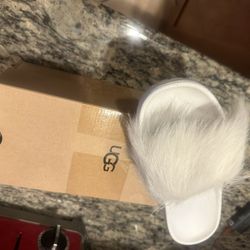 White fur Ugg slides 