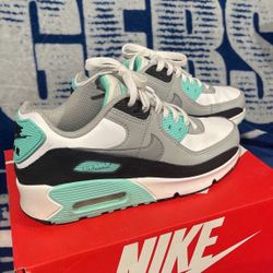 Nike Air Max 90 4Y or 5.5 Women’s Size