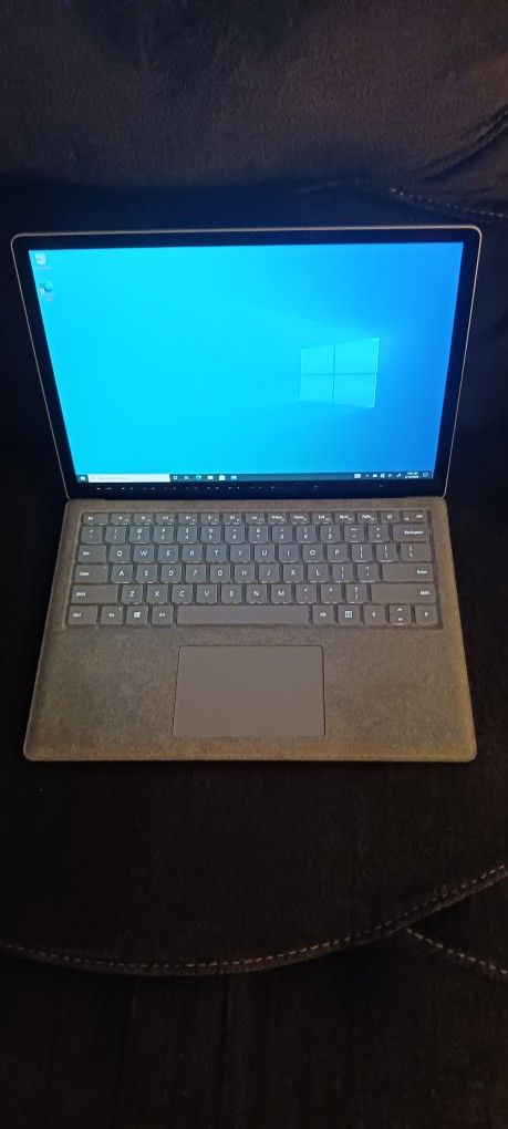 Microsoft Surface Book i7