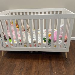 Delta White Crib