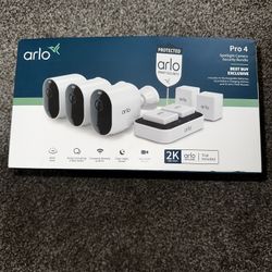 Arlo pro 4 Security Camera Bundle