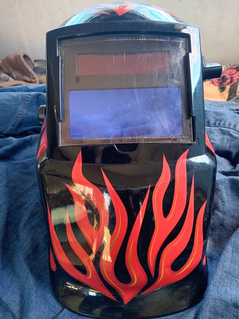 Lincoln Electric Auto Darkening Variable Shade Welding Helmet
