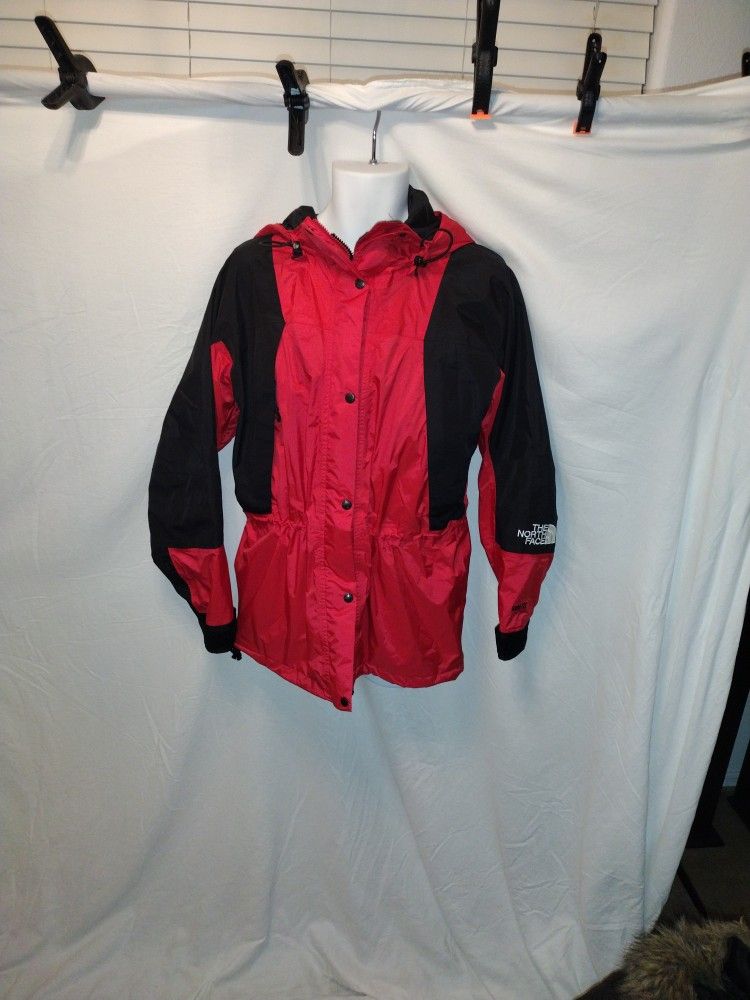 The NORTH FACE GORE-TEX WATERPROOF NYLON JACKET SIZE LARGE WOMENS