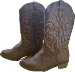 Kids' Boots; Size 2 Youth