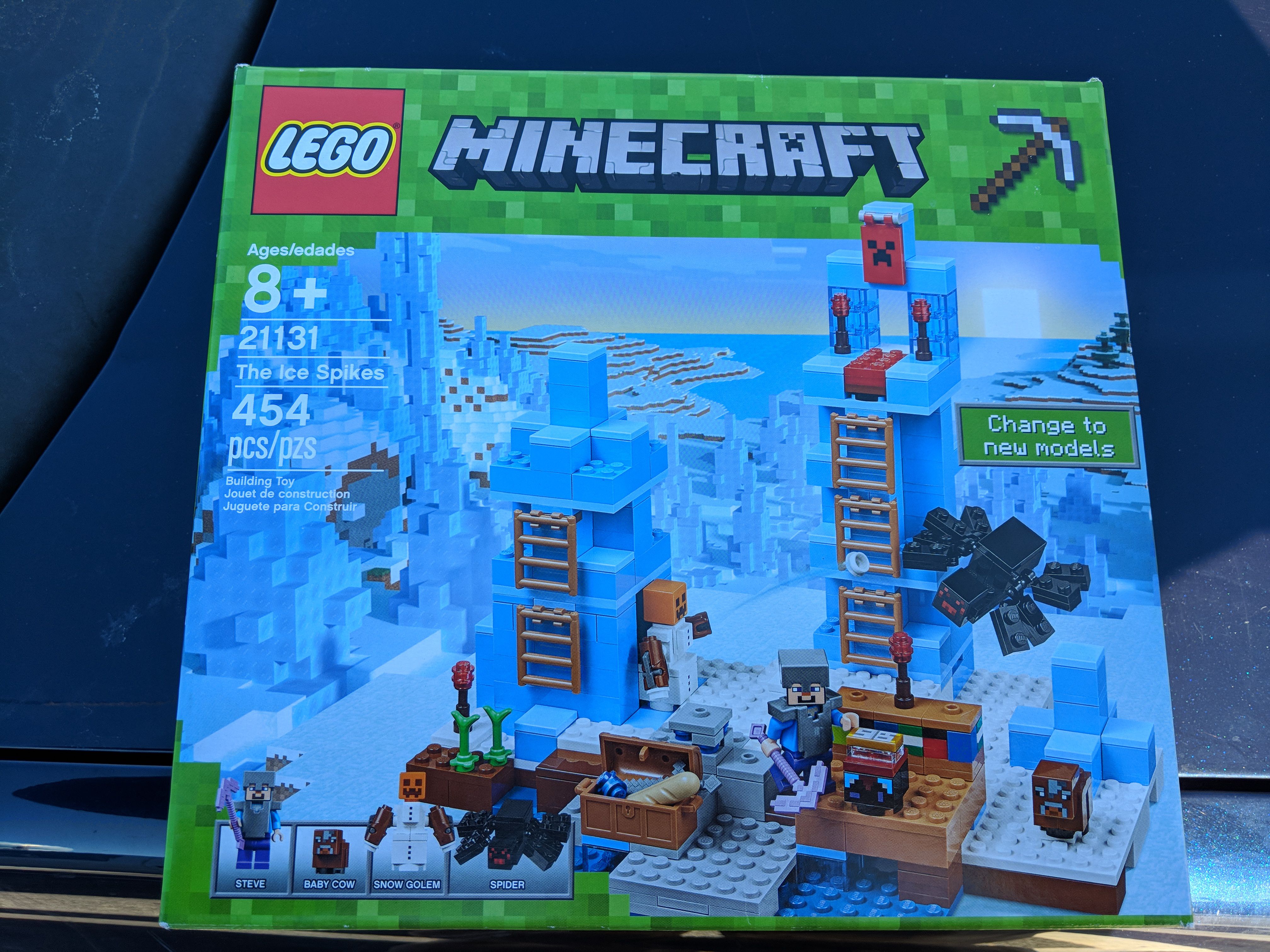 LEGO Minecraft Set 21131 - The Ice Spikes
