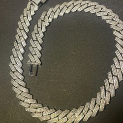 Fully Iced Out 19mm Cuban Link Chain
